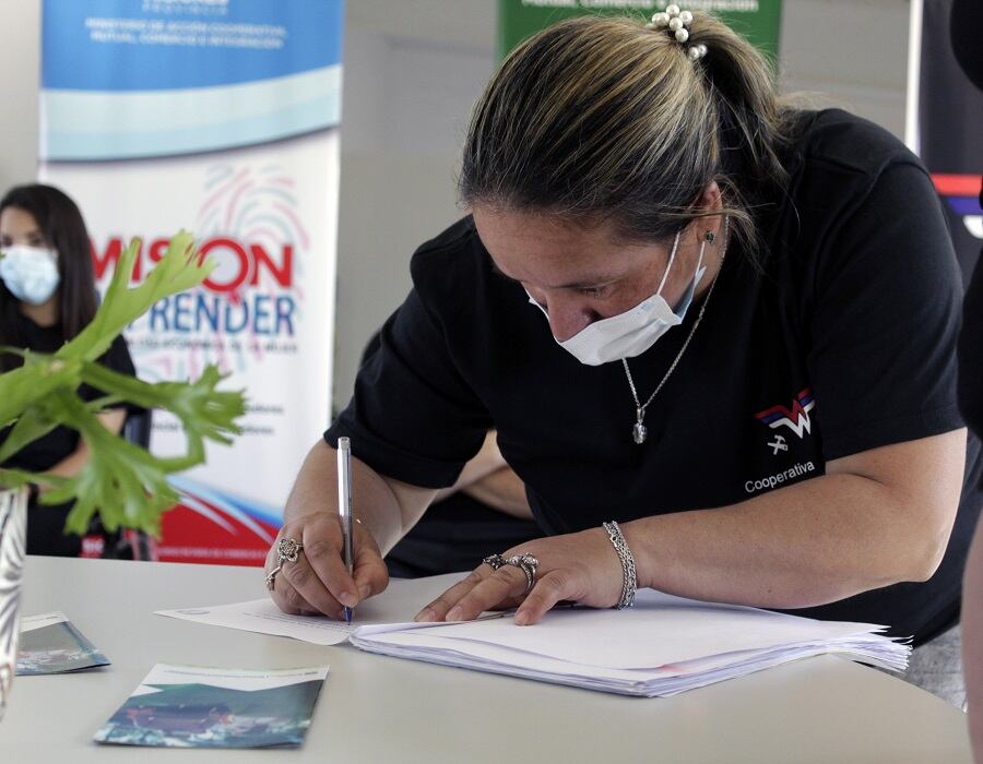 Cooperativas de trabajo recibieron matrículas por parte de las carteras provinciales.