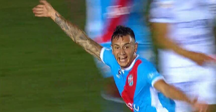 Gariglio, con una tremenda chilena convirtió el tercer gol de Arsenal que igualó 3-3 con Godoy Cruz por la Liga Profesional de Fútbol.