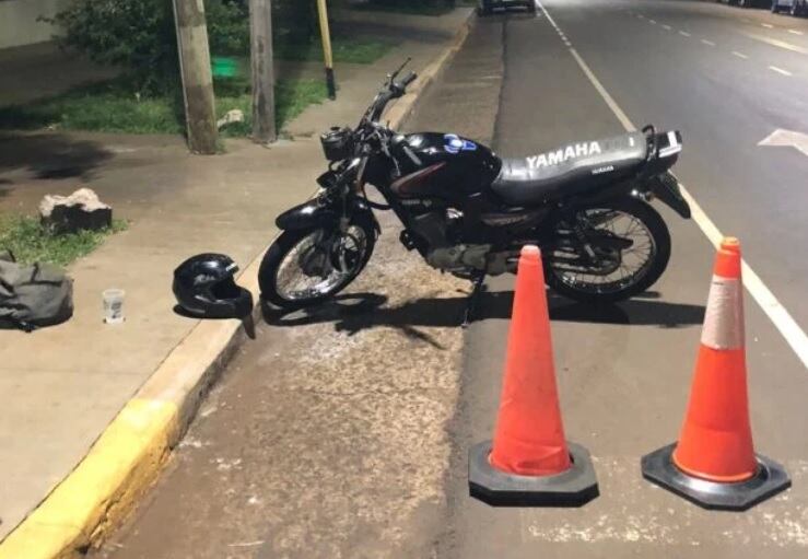 Accidente de tránsito en Posadas: un motociclista herido.