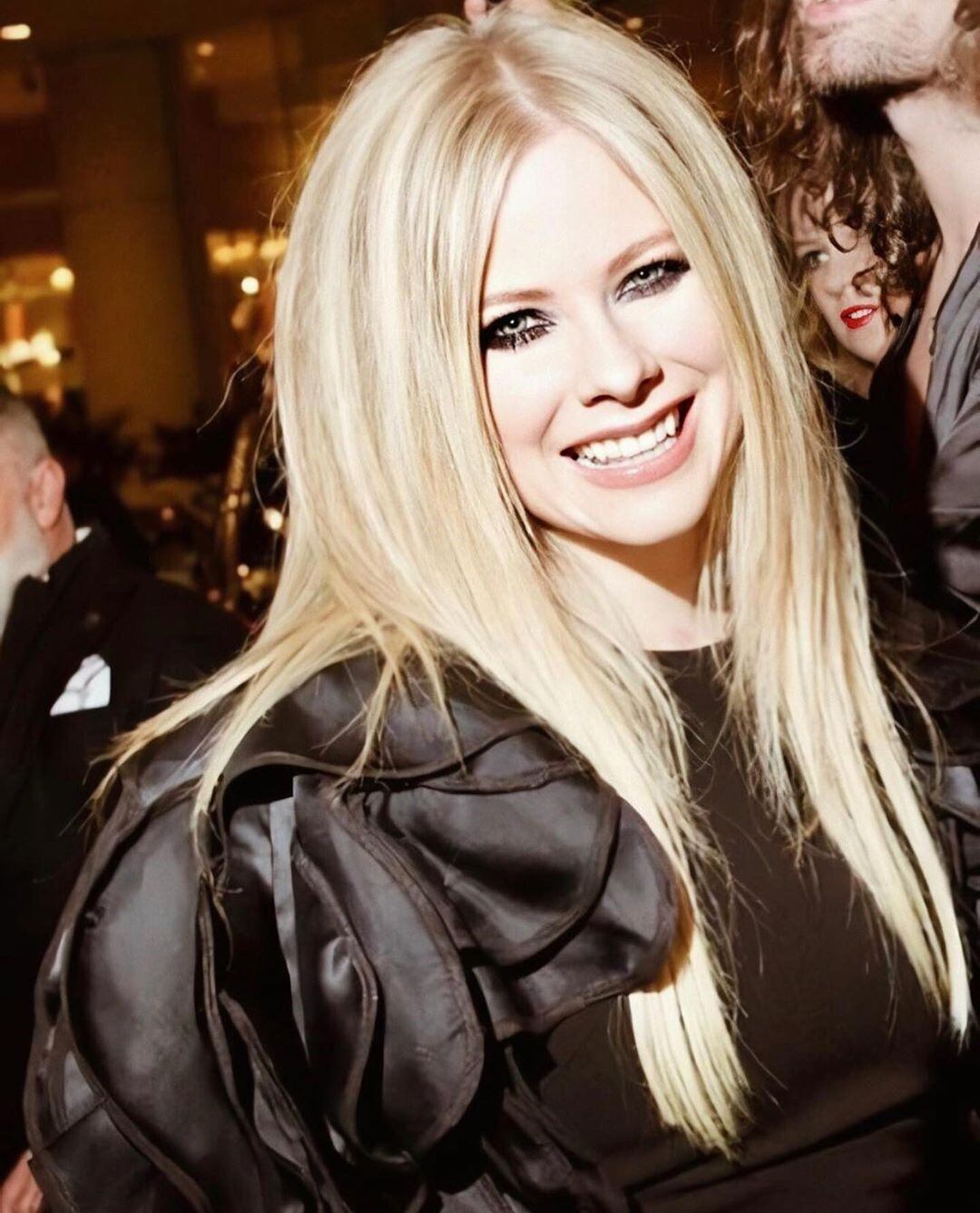 Supuestamente Avril Lavinge murió en 2003. (Instagram/avrillavigne)