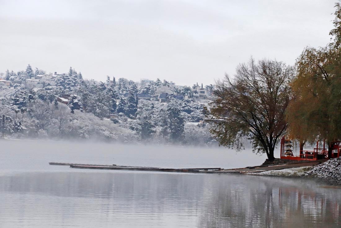 Fuerte nevada en el centro de Carlos Paz (La voz)