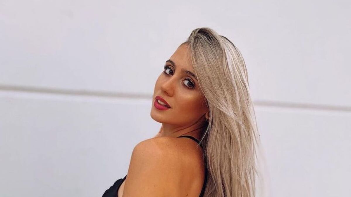 Desde París y con la torre Eiffel de fondo, Morena Beltrán se sumó a la tendencia del corset: “Bonjour”