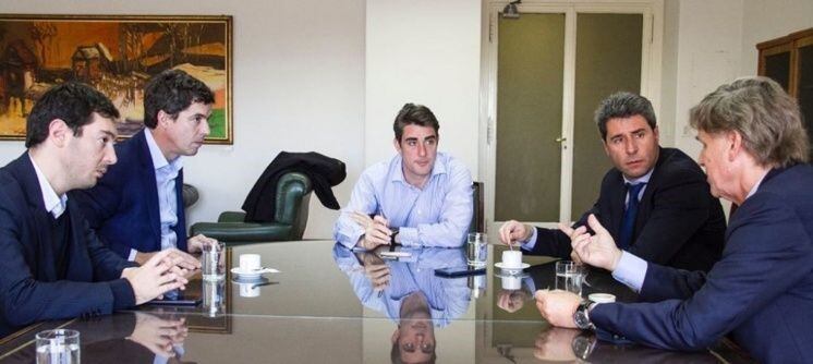 Uñac, durante la reunión con el ministro de Energía de la Nación.