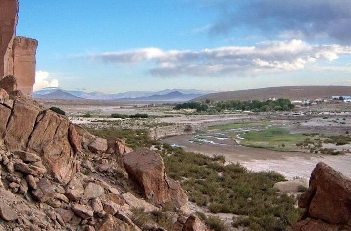 A fines de octubre pasado un equipo de antropólogos del Conicet halló en Abdón Castro Tolay (Barrancas), restos humanos momificados de forma natural de más de 8.000 años de antigüedad.