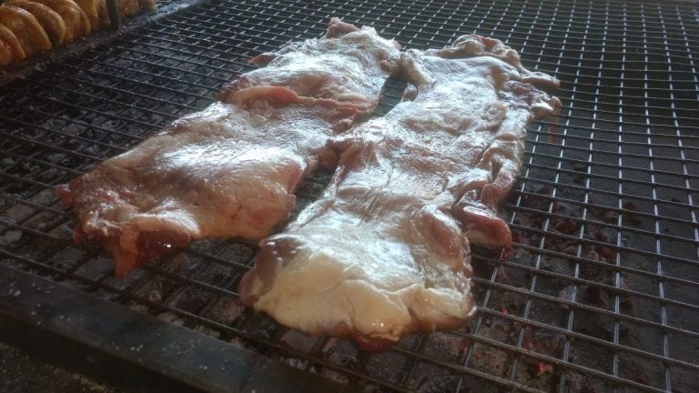 La carne de nutria es un plato típico de Miramar de Ansenuza.