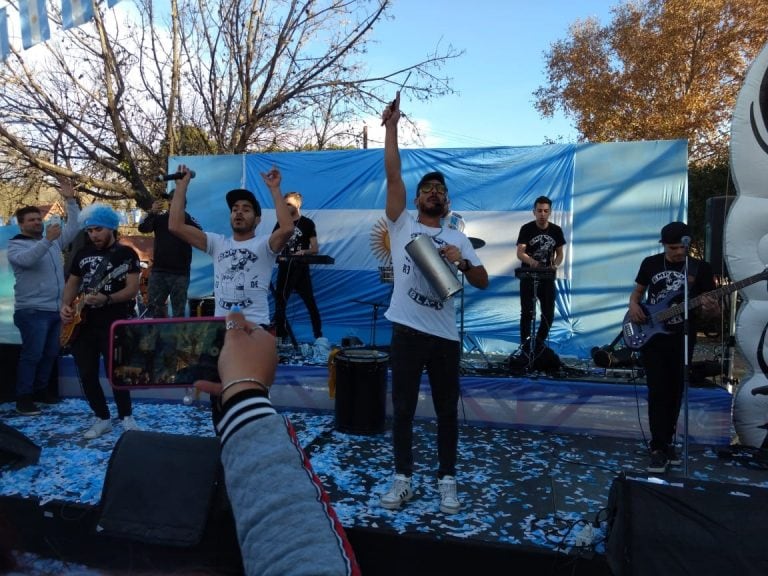 Festejos en el Fan Fest de Carlos Paz.