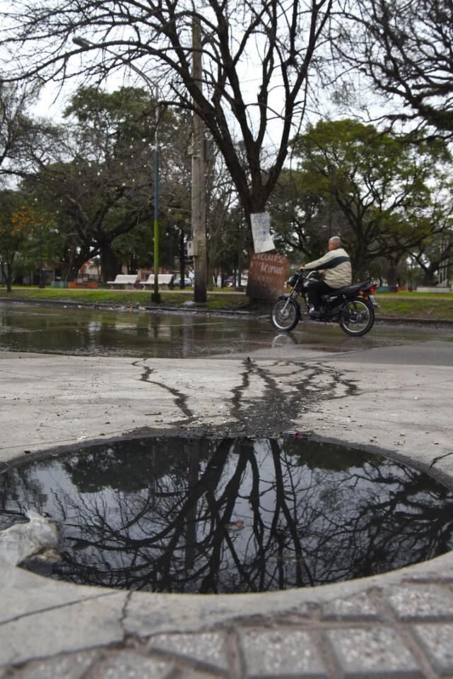 El olor en la zona ya se tornó parte d e lo cotidiano y los vecinos piden soluciones.