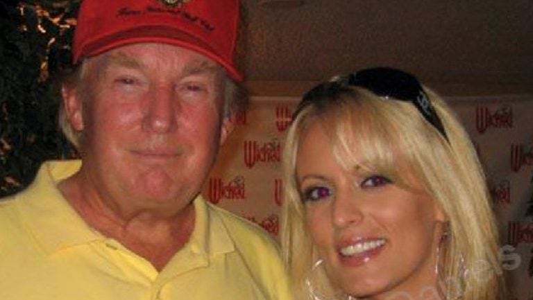 Stormy Daniels con Donald Trump