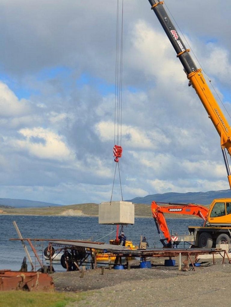 Avanza la construcción del muelle para pescadores de Almanza.