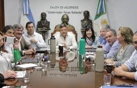 Una de la reuniones de Peppo con legisladores provinciales.