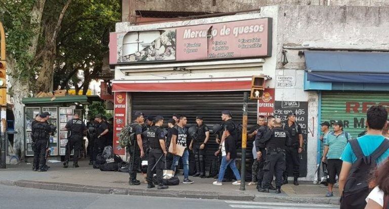 Desalojo de manteros en Liniers