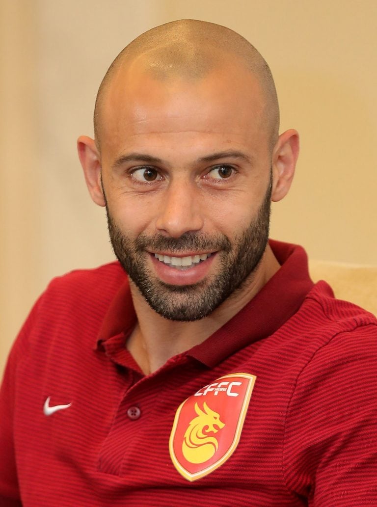 Javier Mascherano pasó del Barcelona al Hebei Fortune, donde comparte equipo con Ezequiel Lavezzi y es entrenado por el chileno Manuel Pellegrini. / AFP PHOTO