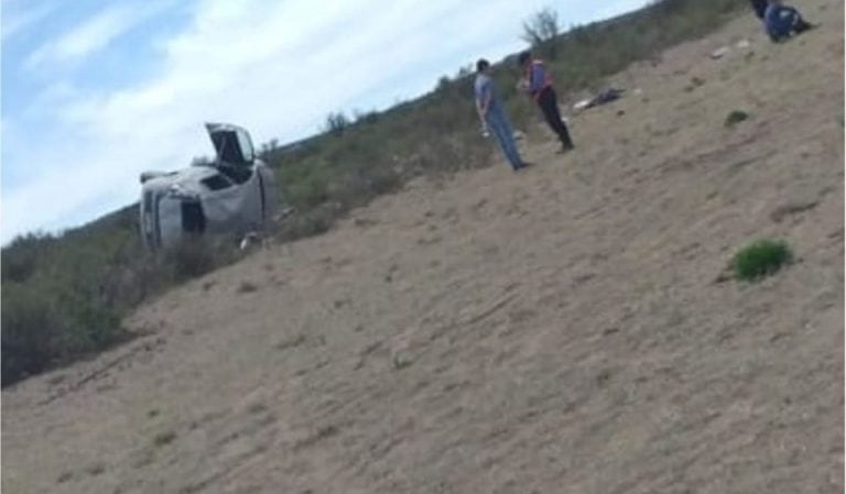 Vuelco en la ruta nacional 144. Foto Curiosos del Poder