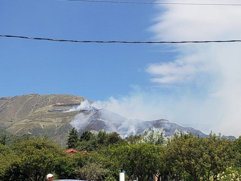 Hay dos incendios en las sierras de los Comechingones