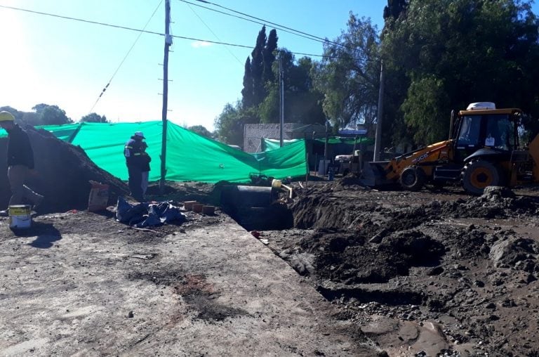 Caño agua potable roto 1