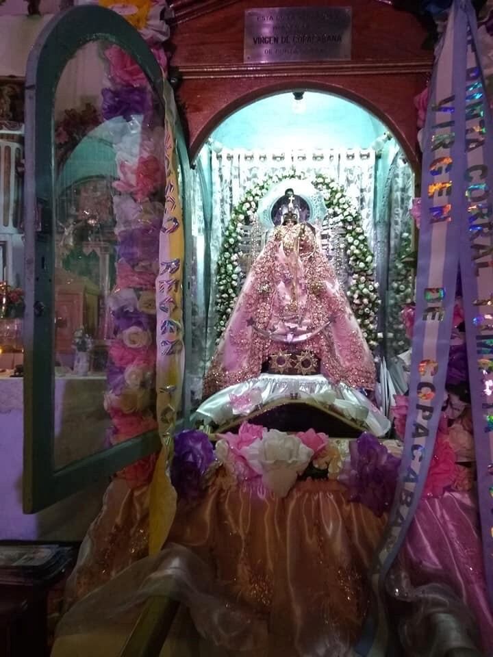 La sagrada imagen de la Virgen de Copacabana, que se venera en Punta Corral.