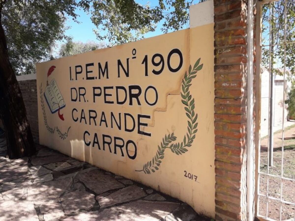 Carlos Paz: 4 jóvenes detenidas por golpear a una alumna y a la directora del Carande Carro