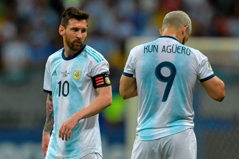 La cinta de Lionel Messi ante Colombia. (Foto: Raúl Arboleda/AFP)