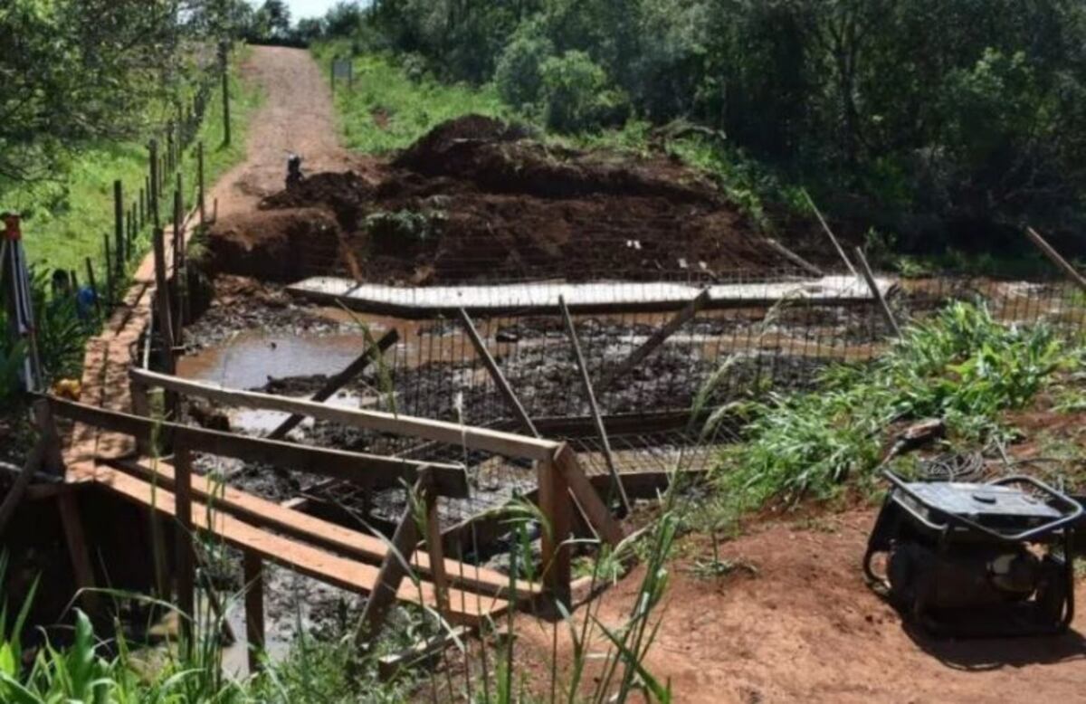Construyen un puente sobre el arroyo Mbiguá en el barrio San Miguel de San Pedro