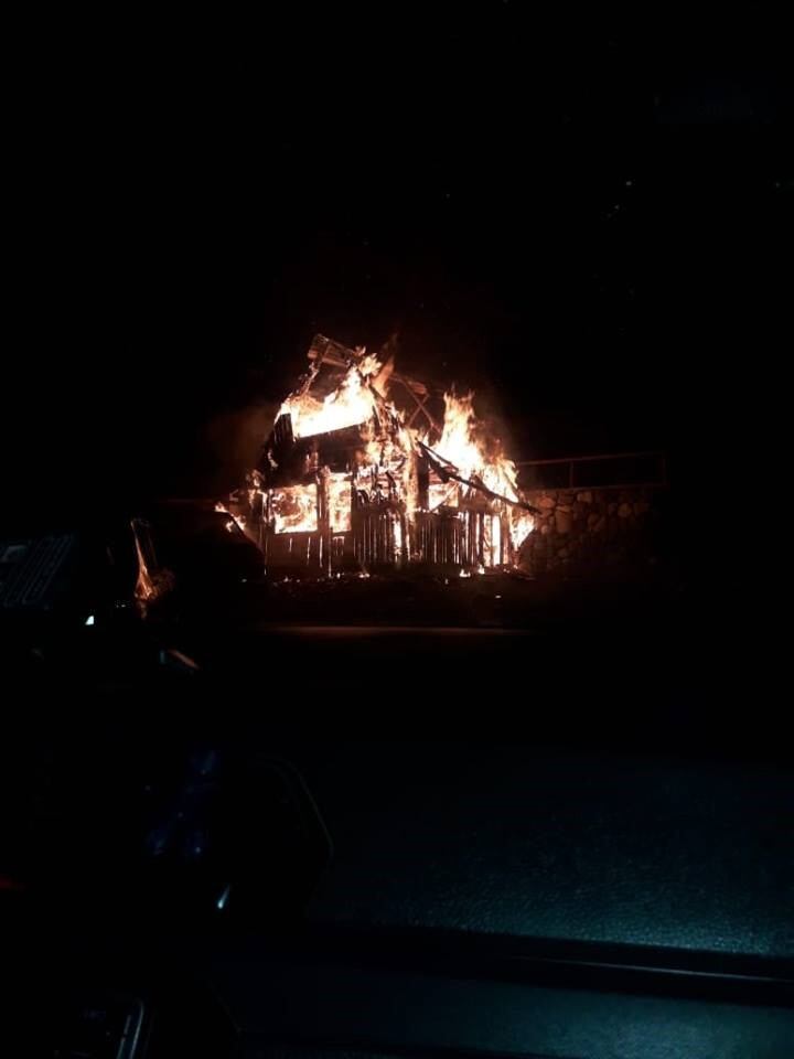 Incendio en la noche esquelense.