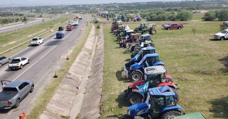 Tractorazo a la vera de la Circunvalación de Córdoba, 8 de enero 2020