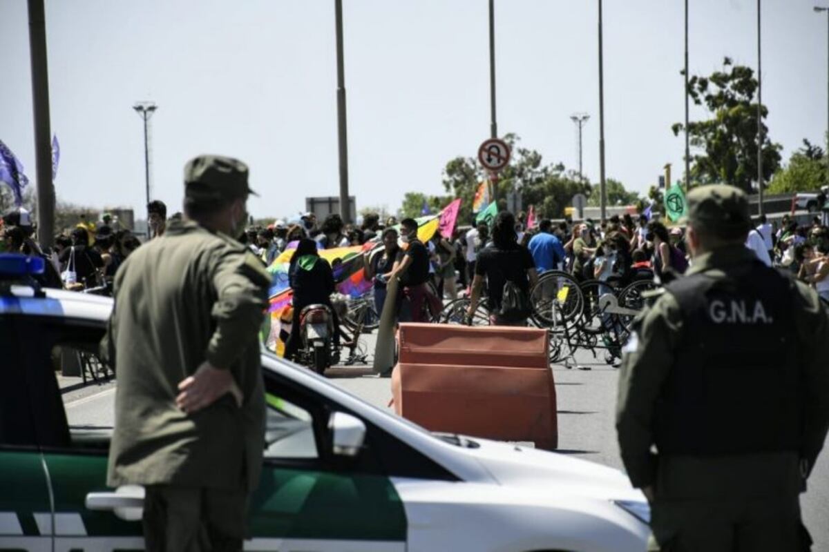 Importante protesta renovó el reclamo de una ley de humedales en Rosario