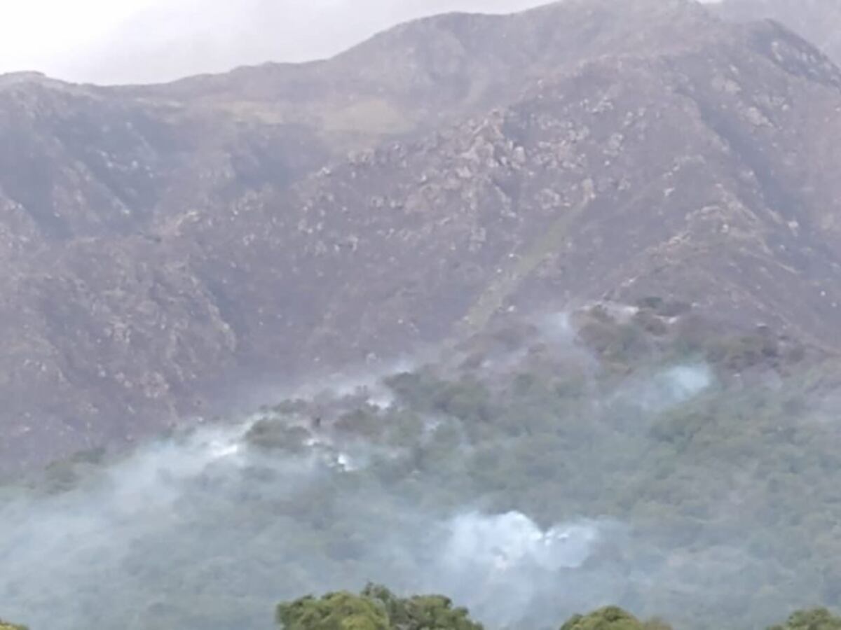 Incendio en La Paz: está controlado en un 80%