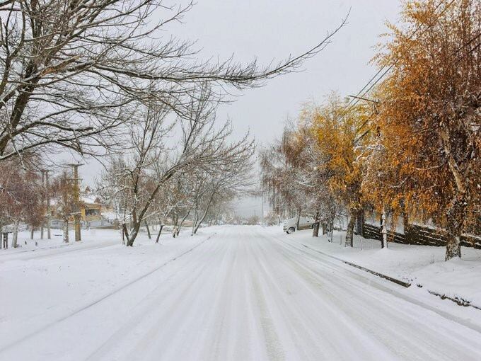 Así está Bariloche tras la primer nevada de invierno (Twitter).