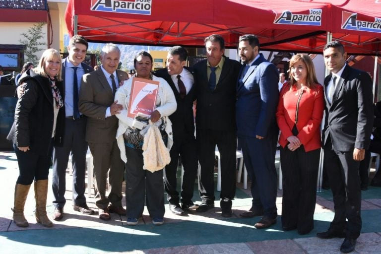 Sanagasta  entrega de los títulos de propiedad