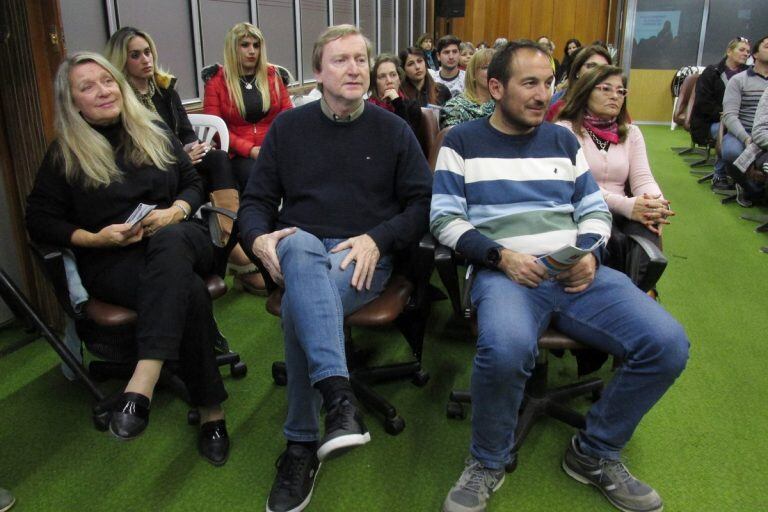 charla de sensibilización en genero y diversidad en Arroyito