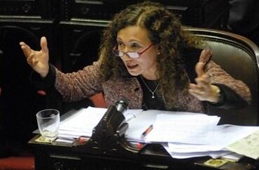 Patricia Fadel,  tampoco darán quórum en esta sesión especial y calificó de ser una "movida demagógica" el pedido de doble aguinaldo.