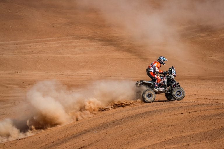 El bahiense está tercero en la tabla general en la categoría cuatriciclo (Foto: Prensa Gallego)