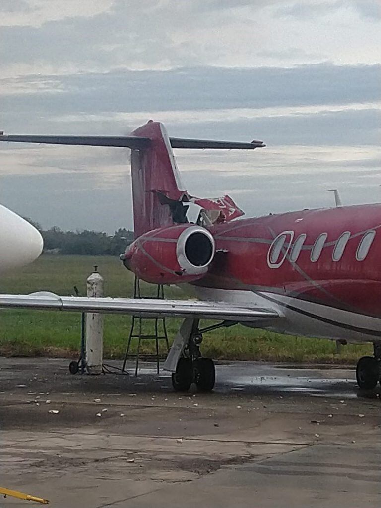 Explotó el botellón de oxígeno de un jet en San Fernando. (Foto: Twitter/@diego_domi)