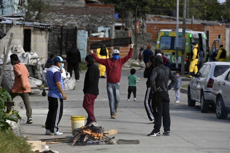 El número total de acumulados por jurisdicción indica que la provincia de Buenos Aires alcanza 4.219 casos (Foto: JUAN MABROMATA / AFP)