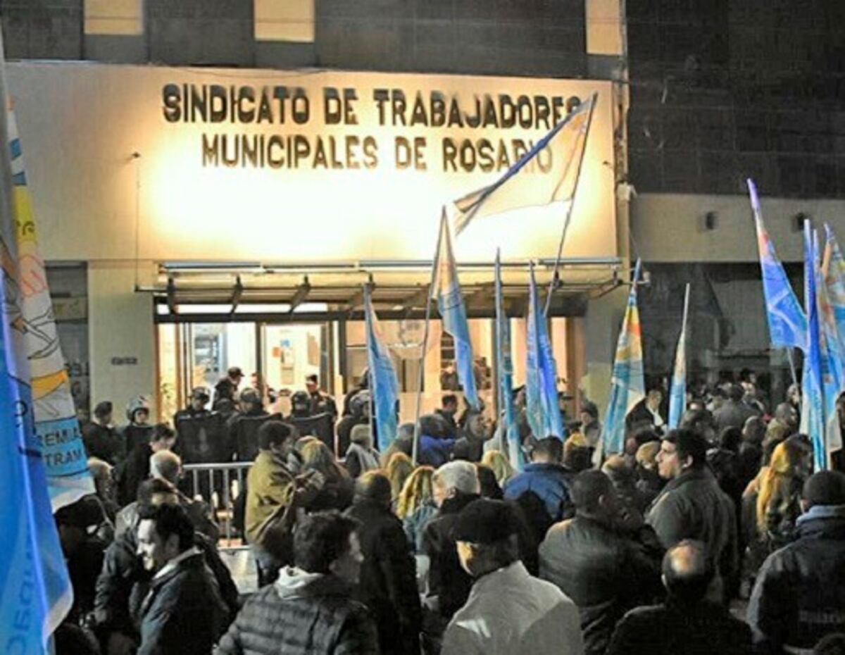 Empleados municipales de toda la Provincia anunciaron un paro por despidos en Fray Luis Beltrán