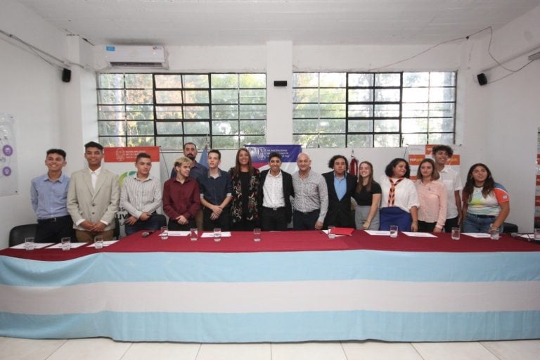 Los flamantes integrantes del Parlamento Juvenil 2020. (Foto: Municipal).