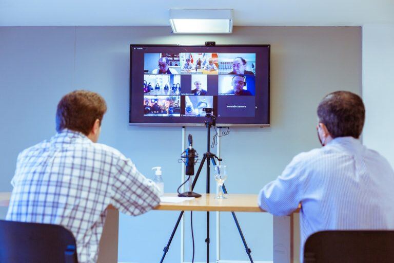 En la videoconferencia se tocaron varios temas, pero el eje principal fue la militarización británica en Malvinas y las normativas vigentes en torno a esta situación.