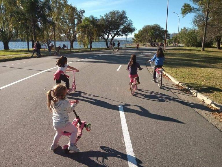 Caminatas recreativas permitidas en todo el ámbito nacional, y por supuesto también en Carlos Paz. Mediados de mayo 2020. (Foto: archivo / gentileza Nicolás Bagnasco).