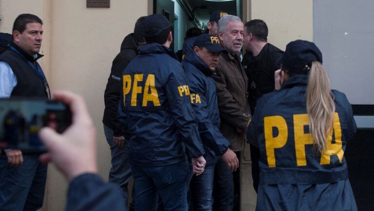 Gerardo Ferreyra, el titular de Electroingeniería preso por el caso de los cuadernos, durante un traslado a tribunales el 6 de agosto pasado. Foto: Rolando Andrade Stracuzzi.