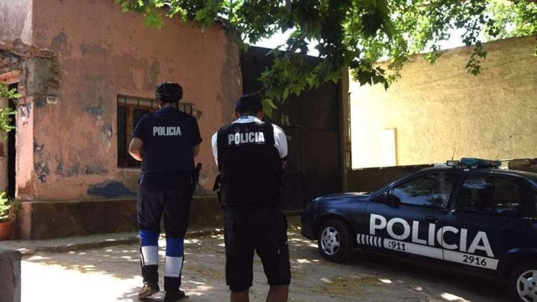 Policía Científica encontró manchas de sangre por toda la casa donde Giuliano recibió la fatal golpiza.