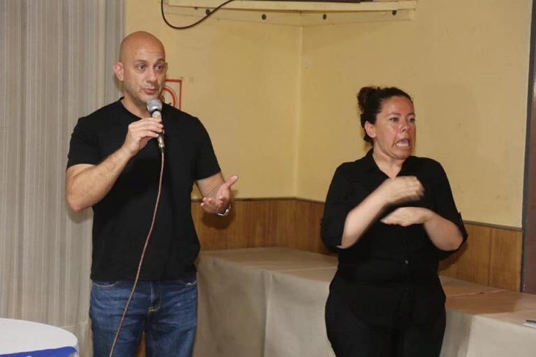 Entrega de certificados de "Lengua de Señas" en Carlos Paz.