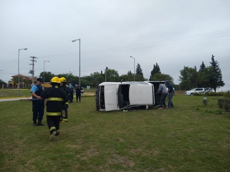 Accidente en la rotonda de la ruta C-45 en Alta Gracia