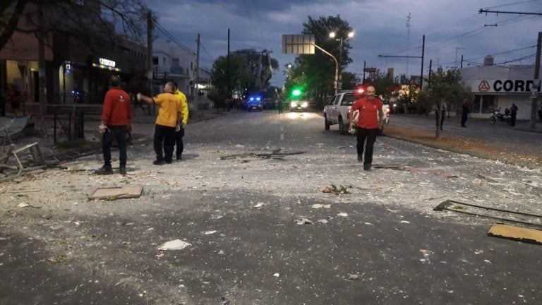 Galería de fotos explosión de una pizzería en avenida Fuerza Aérea al 1.800.