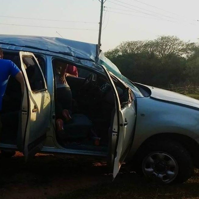 El vehículo despistó y volcó cuando volvía al poblado desde Caá Catí.