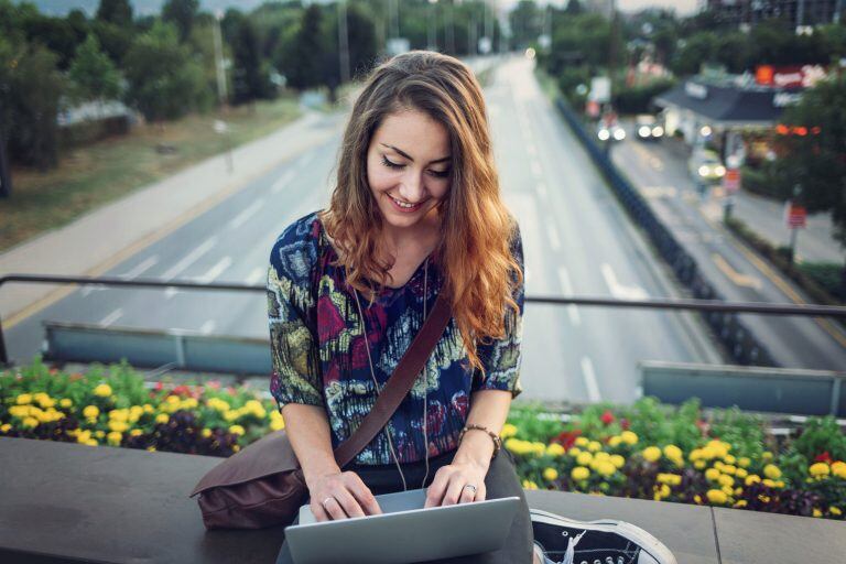 Los millennials están todo el día hiperconectados, y ese es ya su modo de vida (Getty Images)