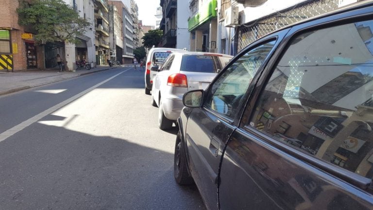 Sin inspectores ni estacionamiento medido el centro vivió una jornada atípica.