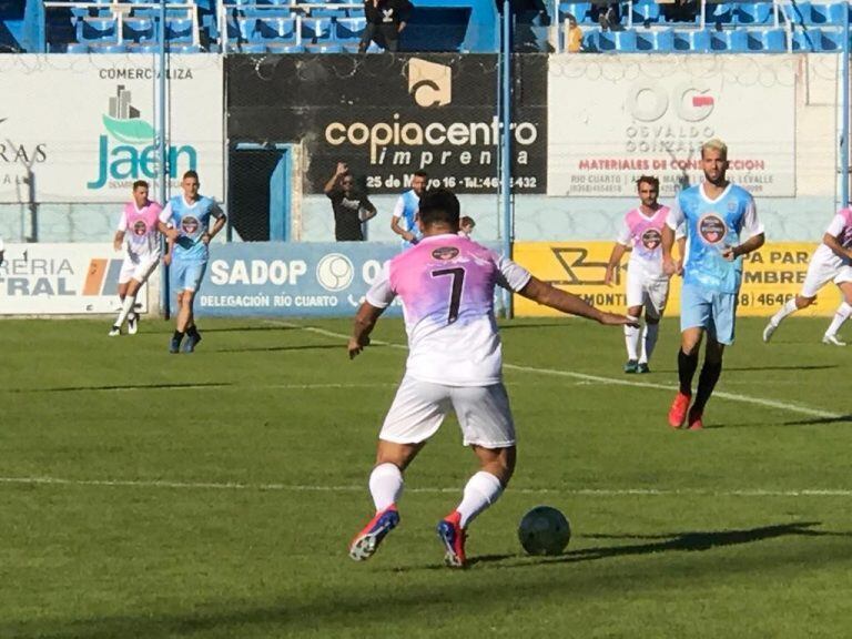 Jugadores y personalidades destacadas en el partido a beneficio de Paloma.