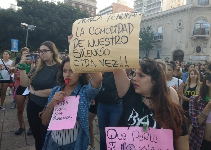 Silbatazo en el Monumento a la Bandera (@MumiYadanza)