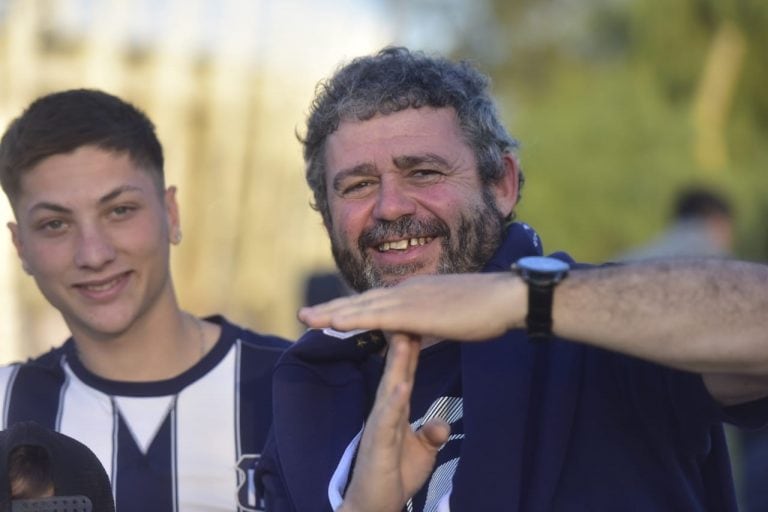 Los hinchas de Talleres se preparan para recibir a Diego Maradona.