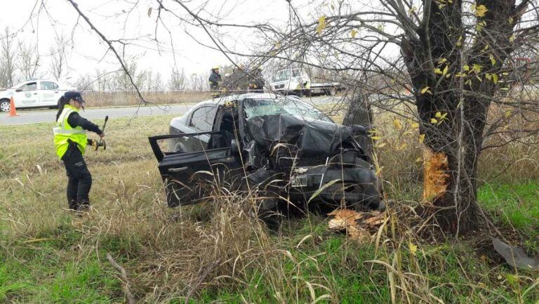 Choque contra un árbol en la Ruta 35 (Diario Textual)